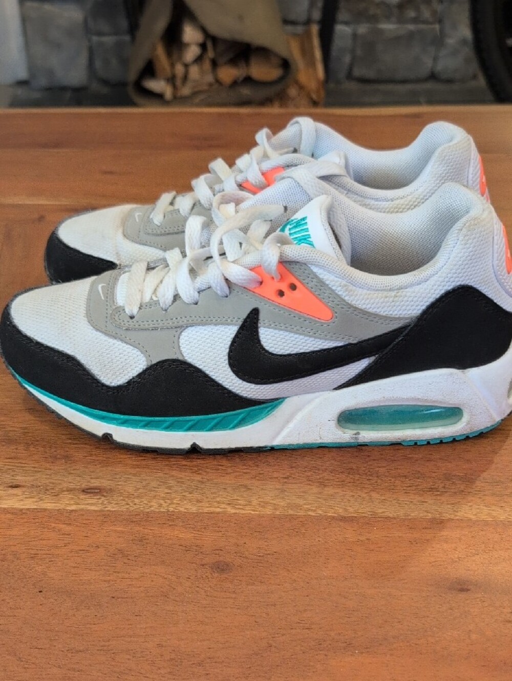 Nike Women's Air Max 90s - Picture 2 of 8